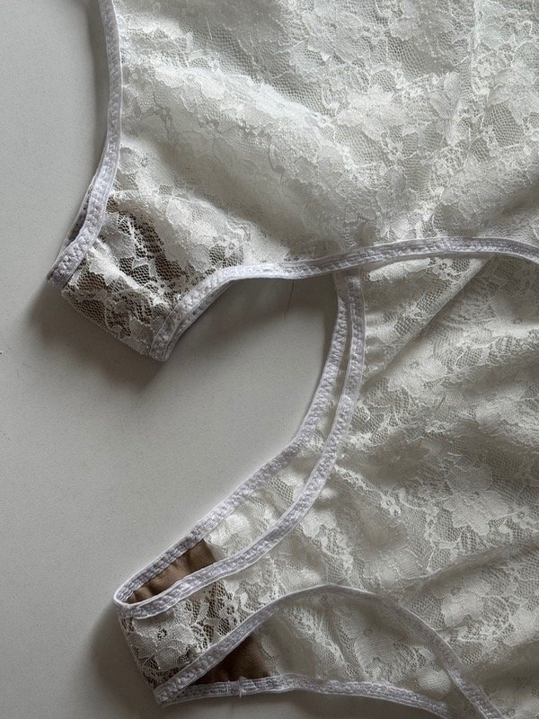 Producto - Velia: Colaless tiró alto