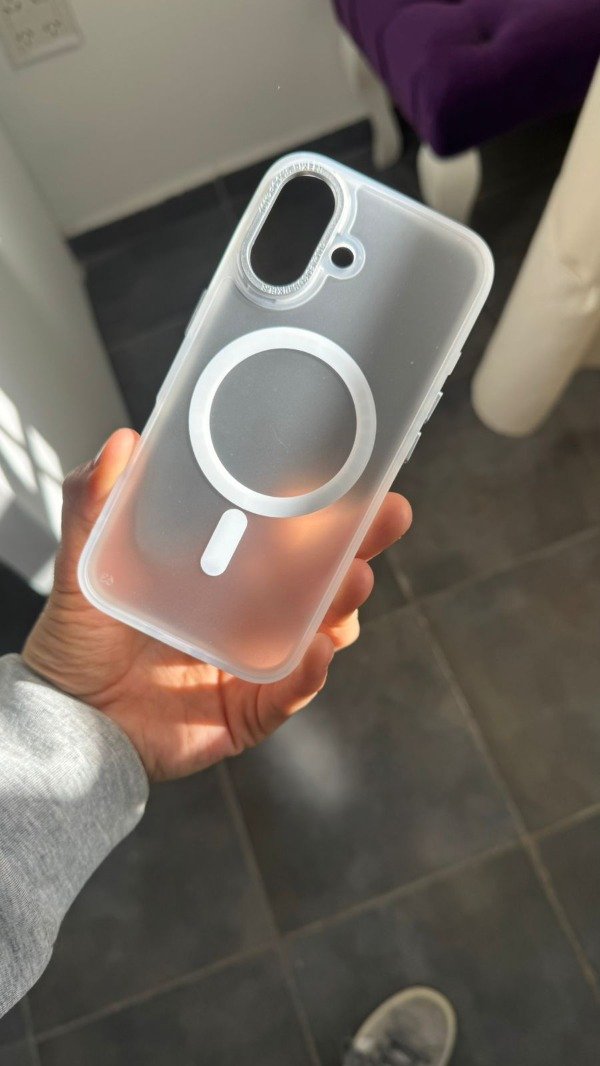 Producto - Funda MAGSAFE Matte Transparente (Iphone 16)
