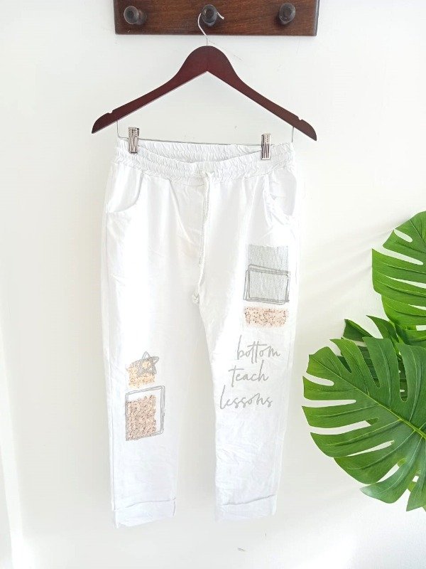 Producto - Babucha italiana con apliques  botton blanca