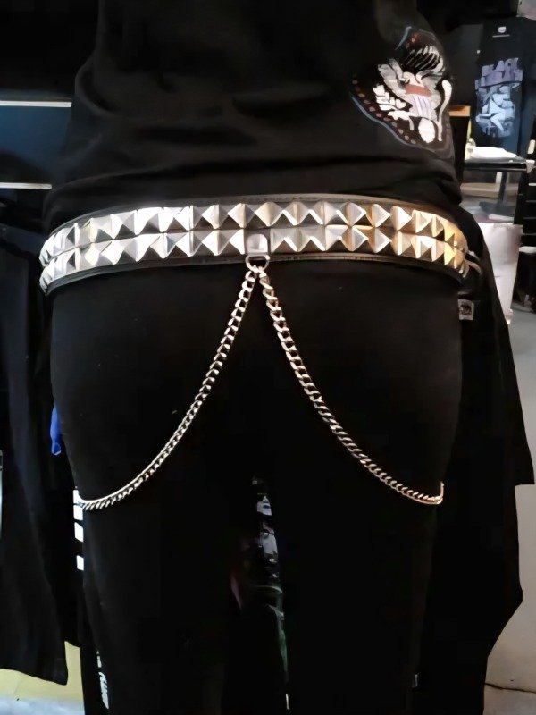 Producto - Cinto Doble Tacha con Cadenas