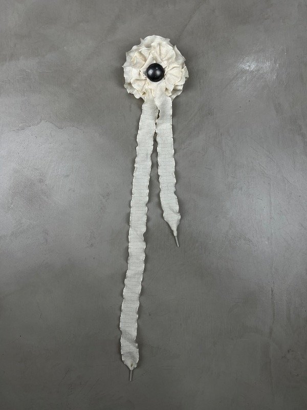 Producto - Cream Rosette Brooch