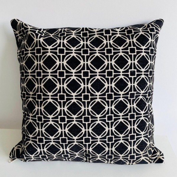 Producto - Almohadón Pana Labrada Geométrica Negro y Blanco 45x45 cm