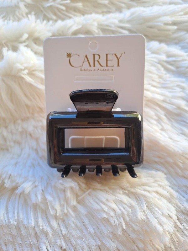 Producto - N6082 CAREY N6082 Broche Rectangular Calado Inflado mediano
