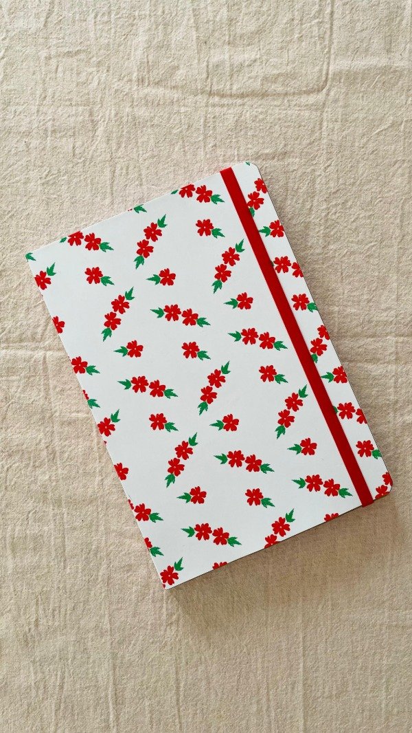 Producto - margarita punzó - cuaderno con elástico
