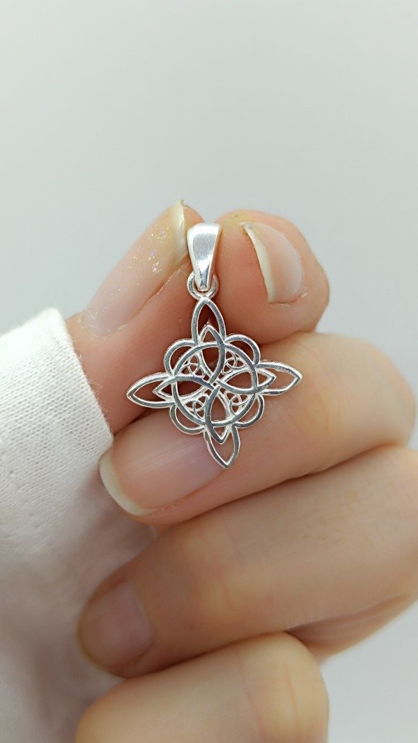 Producto - Dije Nudo de Bruja 20mm x 20mm