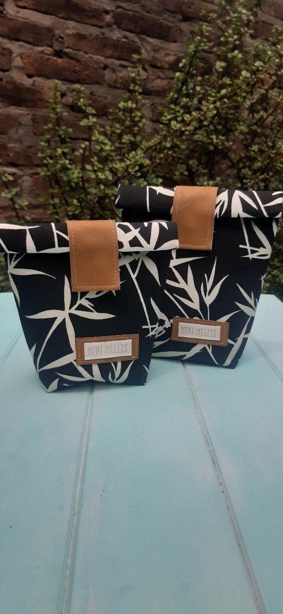 Producto - Yerbera negra con hojas grandes