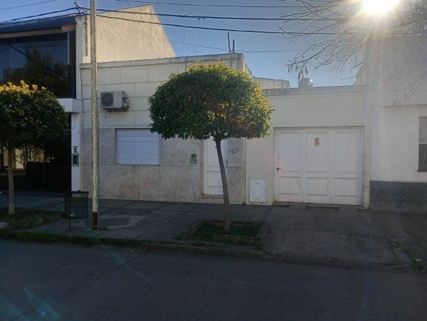 Producto - CASA EN ALQUILER SOBRE CALLE NECOCHEA 136 - 0