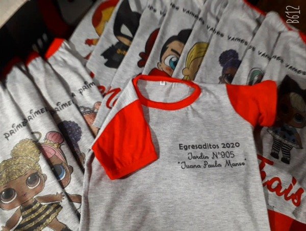 Producto - Remeras egresados manga comun color