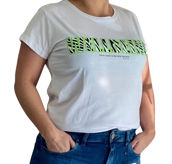 Producto - Remera estampada c/relieve WELLBEING
