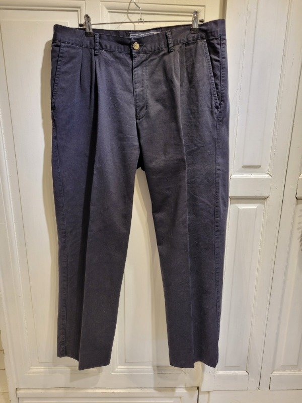 Producto - Pantalón LEGACY azul marino gabardina Talle 50 - PRECIO: 36X