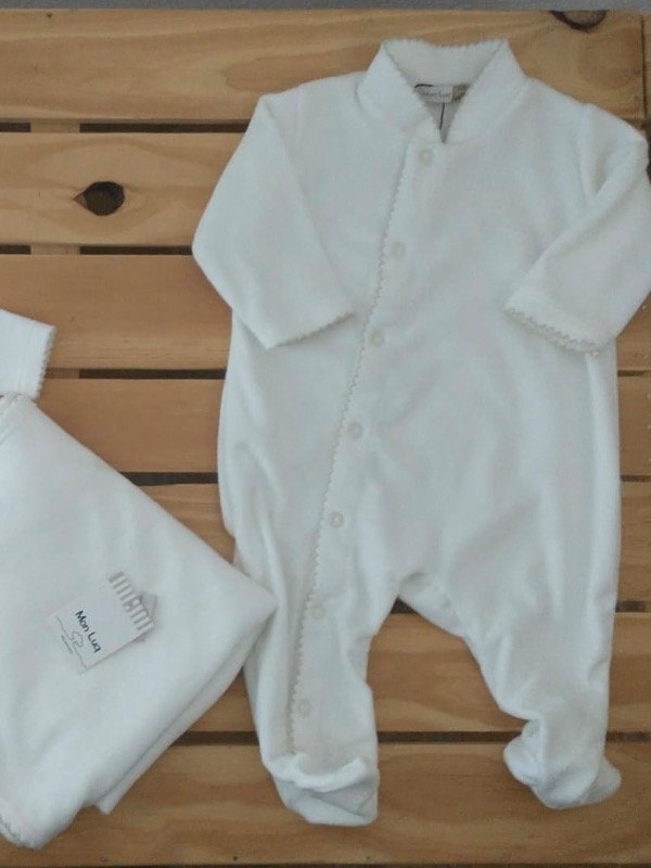 Producto - Enterito Plush Manteca con Picot