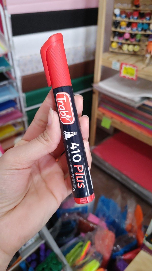 Producto - Marcador Trabi Permanente 410 Punta Biselada Rojo