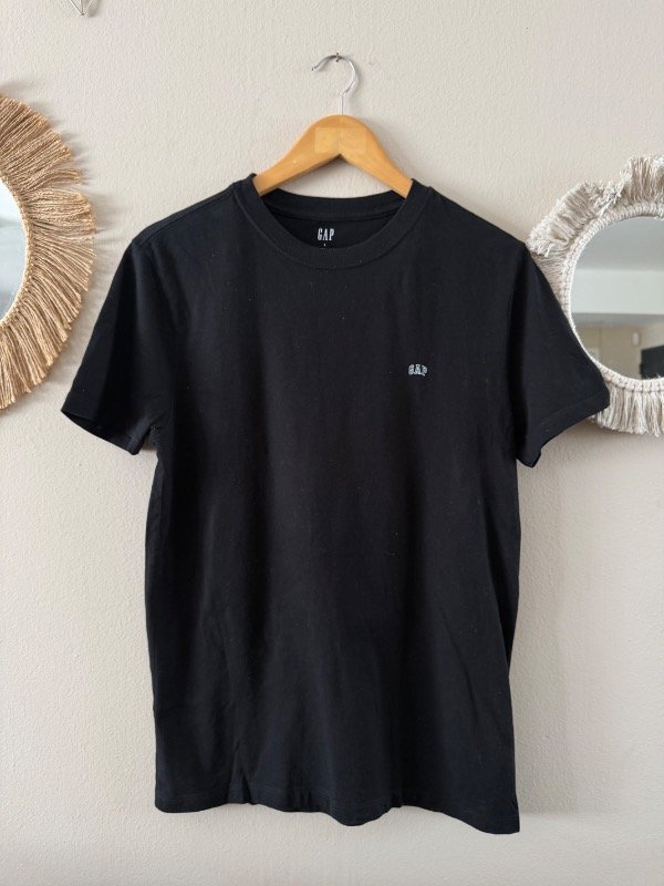 Producto - Remera GAP talle SMALL para 14/16 cp220