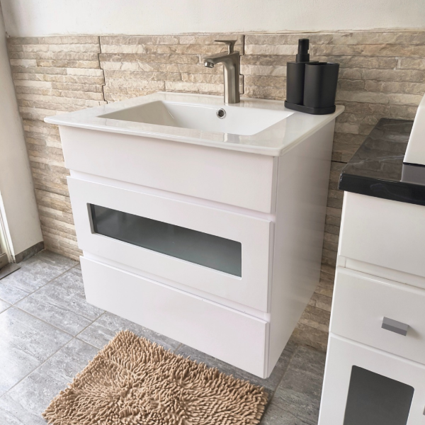 Producto - Vanitory de 60 cm colgante (una puerta vidriada y cajon)