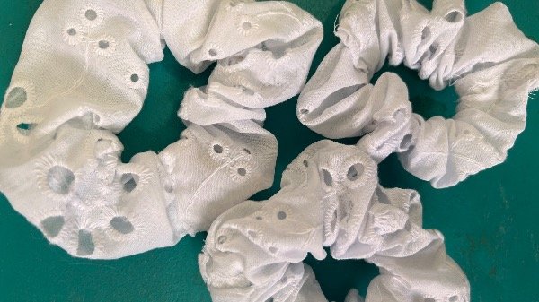 Producto - Scrunchies de broderie - 1