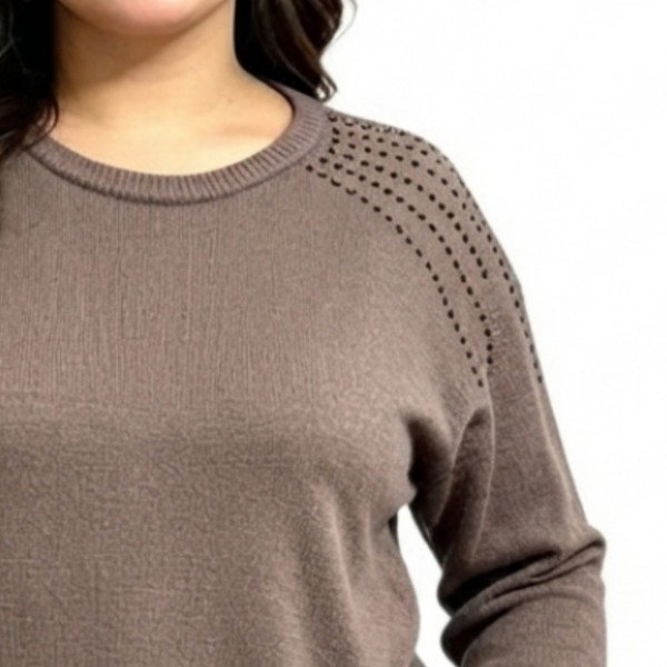 Producto - Sweter bremer con tachas en hombros. Talle 5(46) - 1
