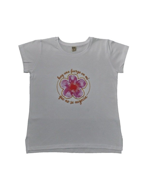 Producto - Remera con aplique Flor Leyenda