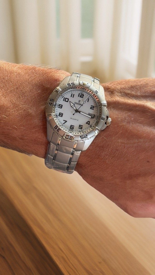 Producto - Reloj Festina + Malla de Cuero Intercambiable R77