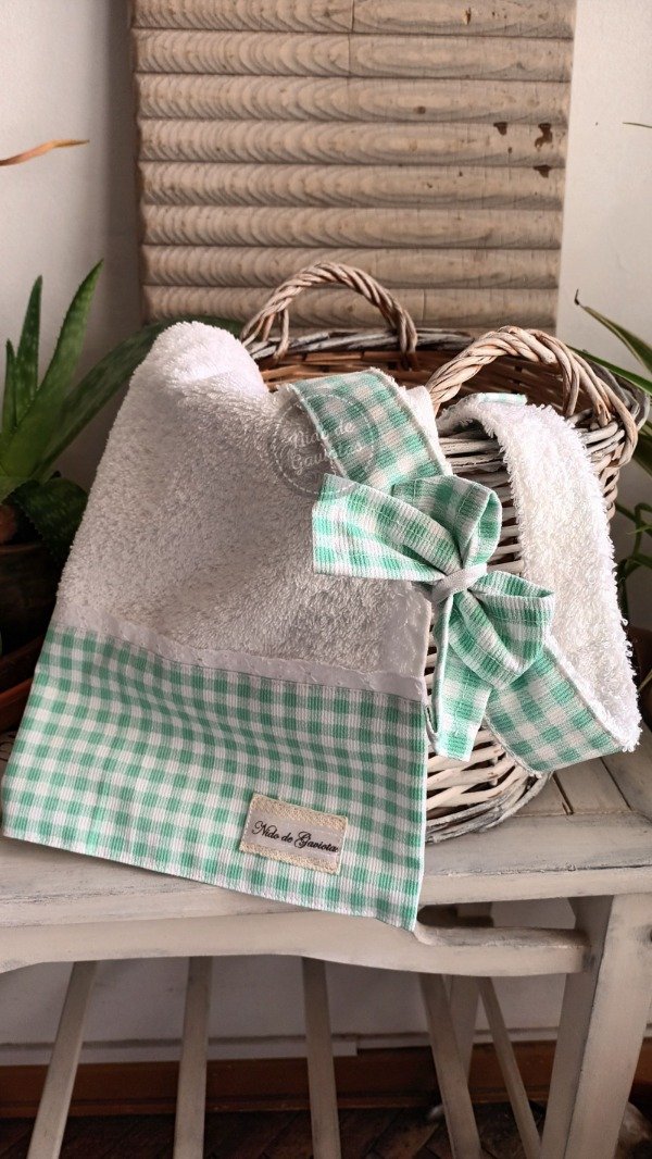 Producto - TOALLA DE VISITA Y VINCHA DEMAQUILLANTE "PROVENCE"