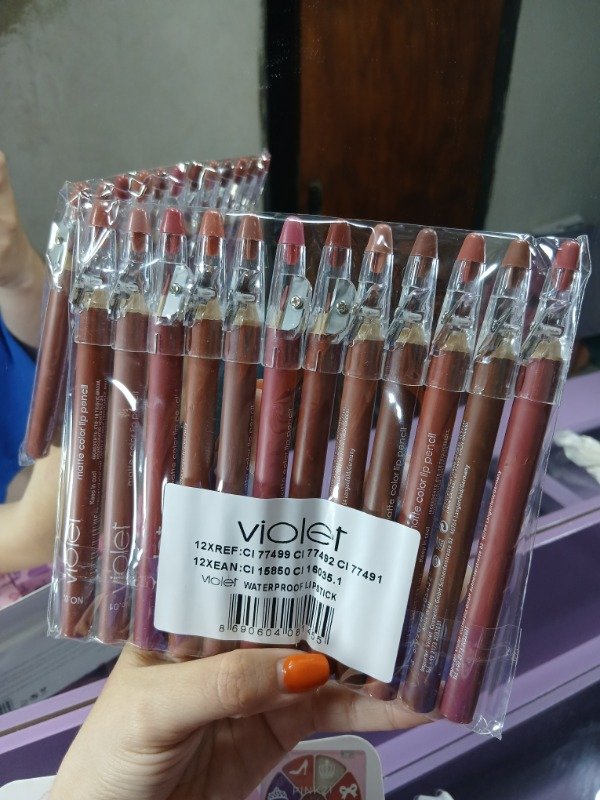 Producto - Delineador de labio violet