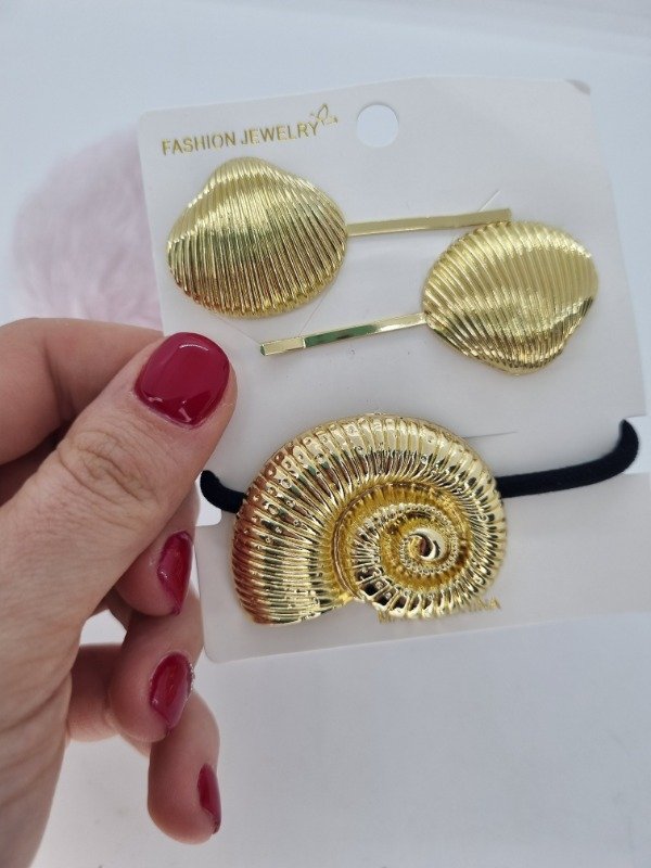 Producto - Set invisible/pinza x2 + colita con apliques mar dorado