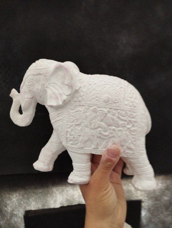 Producto - Elefante trompa labrado 18cm