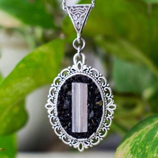 Producto - Collar Kemet Con Selenita y Turmalina Negra