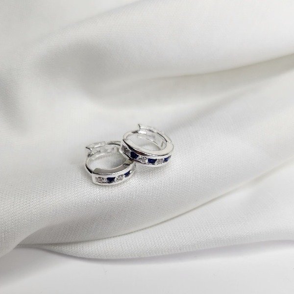 Argollitas huggies medias con cubic azul y blanco — imagen 2
