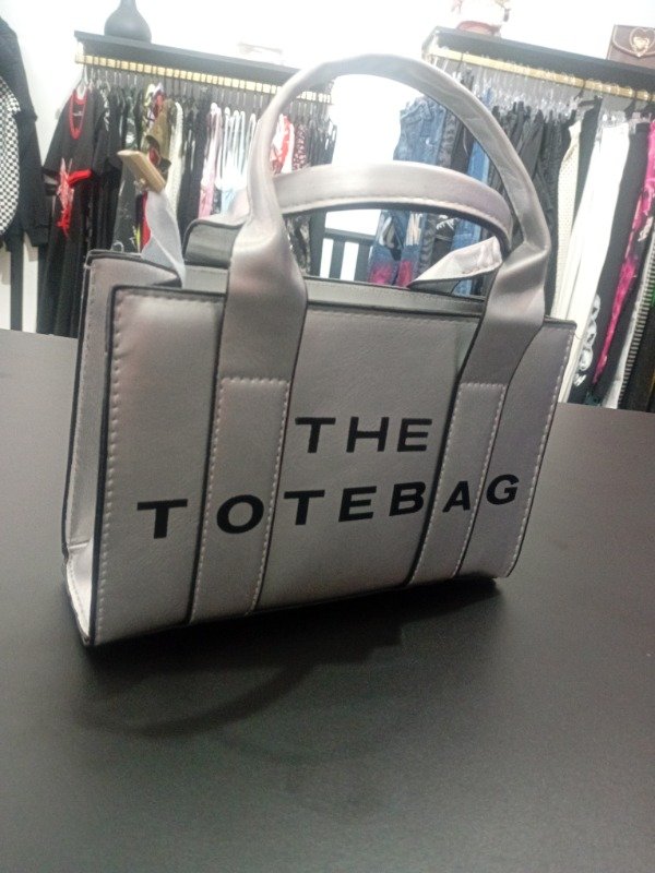 Producto - Cartera Plateada