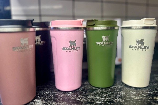 Producto - VASOS CAFETEROS STANLEY. DOBLE CAPA DE ACERO, SENSOR DE TEMPERATURA, ANTIDERRAME