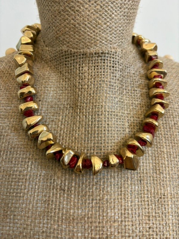 Producto - Collar dorado - ONLY