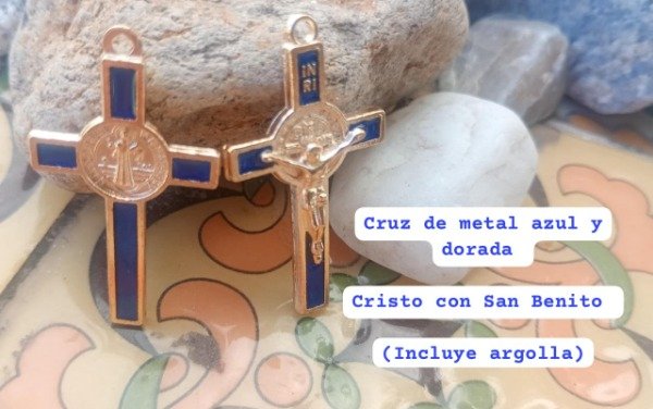 Producto - Cruz San Benito azul / dorada con Cristo metal 3 cm.