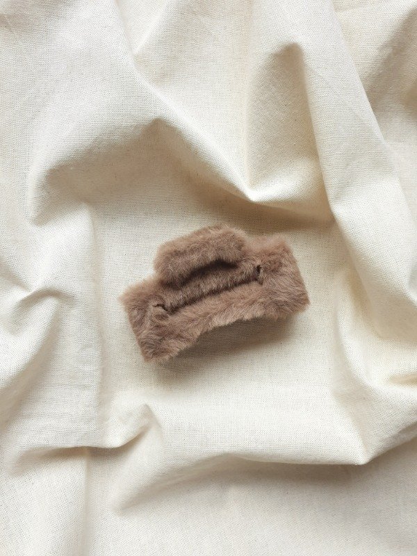 Producto - Broche peludito marrón