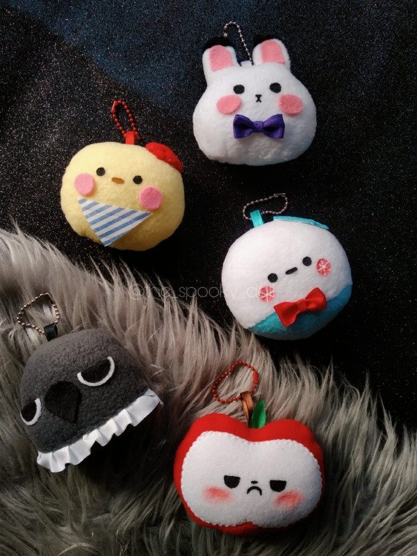 Producto - Trinkets LADS (Caleb / Zayne / Xavier / Rafayel / Sylus) - Marca The Spooky Doll