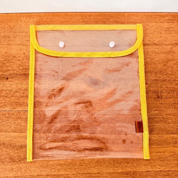 Producto - SOBRE CRISTAL para hojas de carpeta Nro 3 (Amarillo Claro)