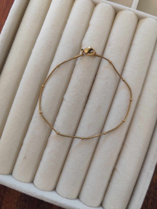 Producto - Pulsera cola de ratón + mini bolitas. Acero dorado.