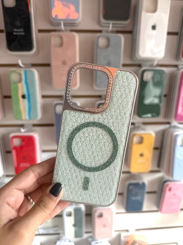 Producto - Case MagSafe brillantina C/strass verde agua  iph 16 pro