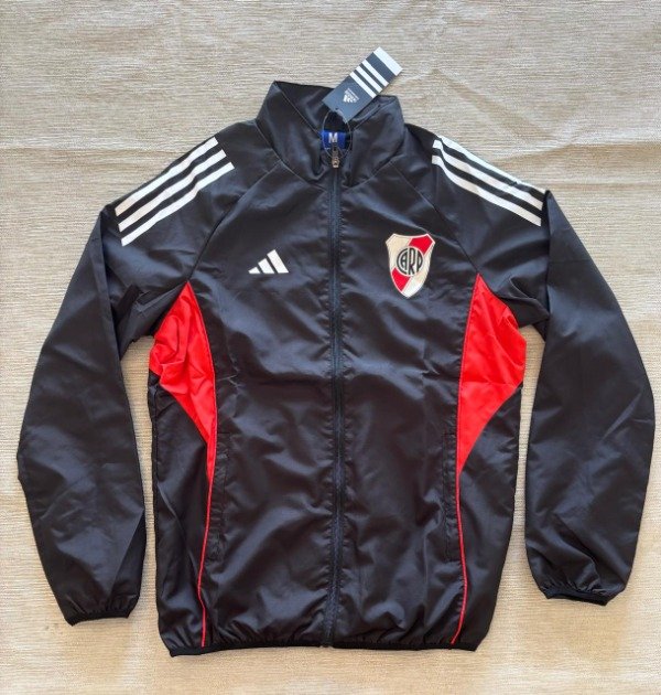 Producto - Campera River 2026