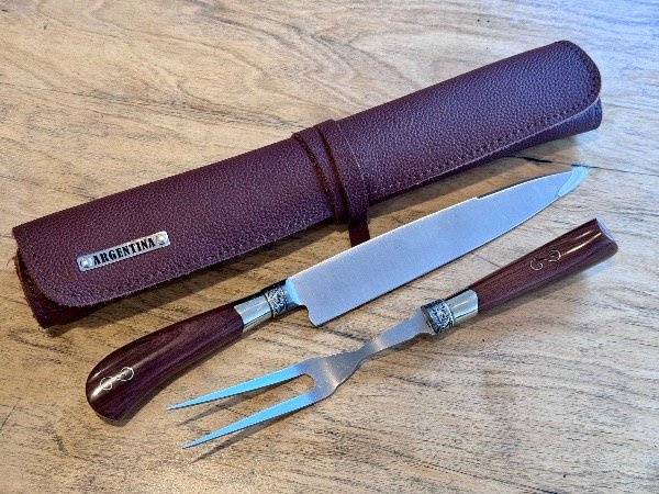 Producto - 207 - Set Parrillero / Trinchar DAGGER Madera Aplique Boton Alpaca - Paño