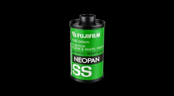 Producto - Rollo Fuji Neopan SS 100 Blanco y Negro Vencido 2005 - 0