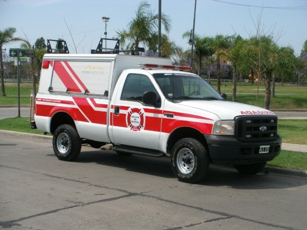 Producto - Unidad Forestal Modelo Quick 800 montada sobre Ford F-100 cabina simple