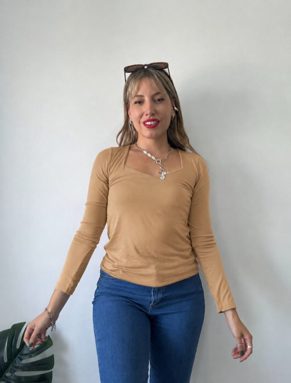 Producto - Camiseta Escote Corazón - 4