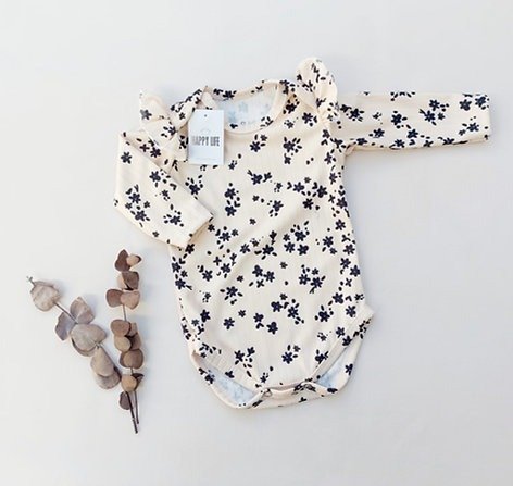 Producto - Body Mica Morley - Natural con flores negras (3M a 18M)
