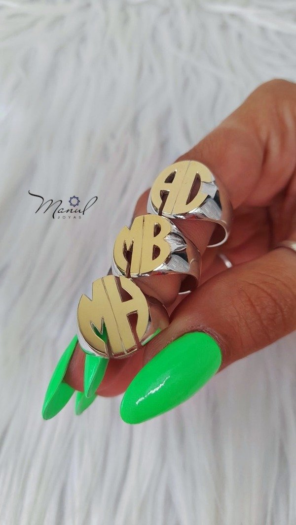 Producto - Anillo Oval con Iniciales de Oro 18k