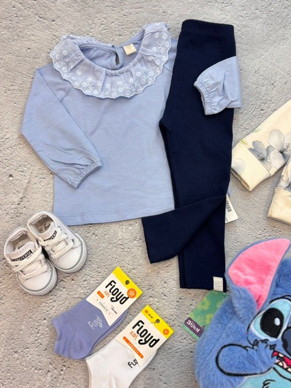 Producto - Camiseta celeste puntilla