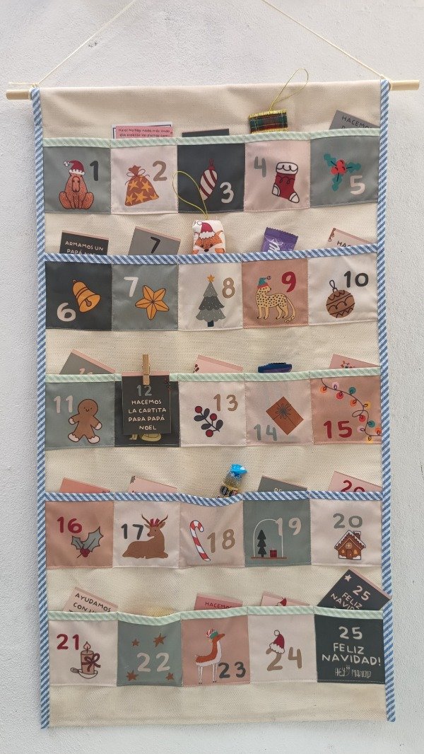 Producto - Calendario de adviento natural liso con vivo verde y azul