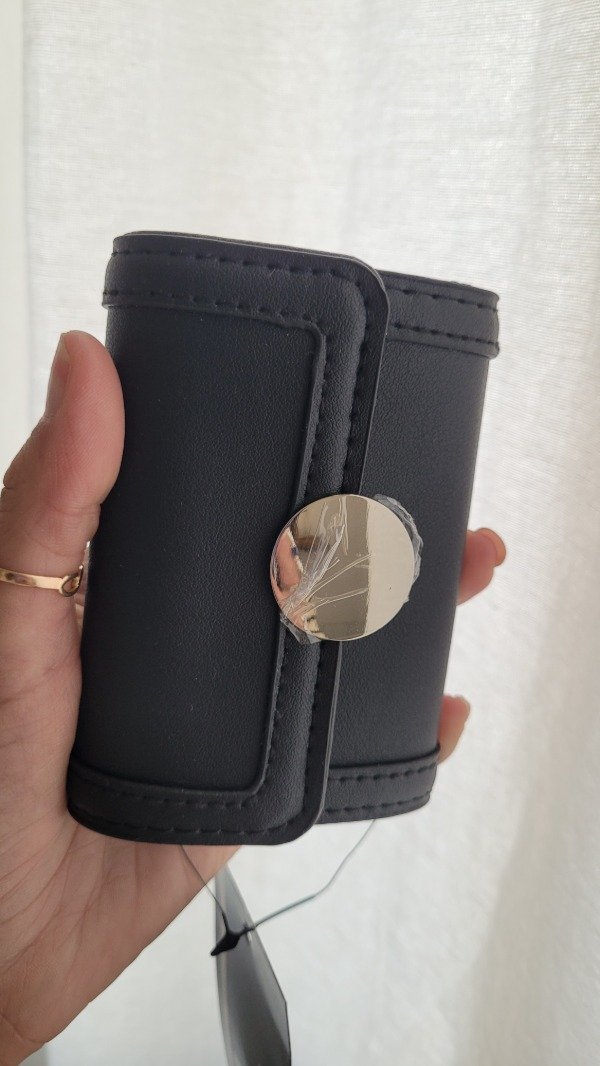 Producto - Tarjetero Negro con botón marca Zaphir