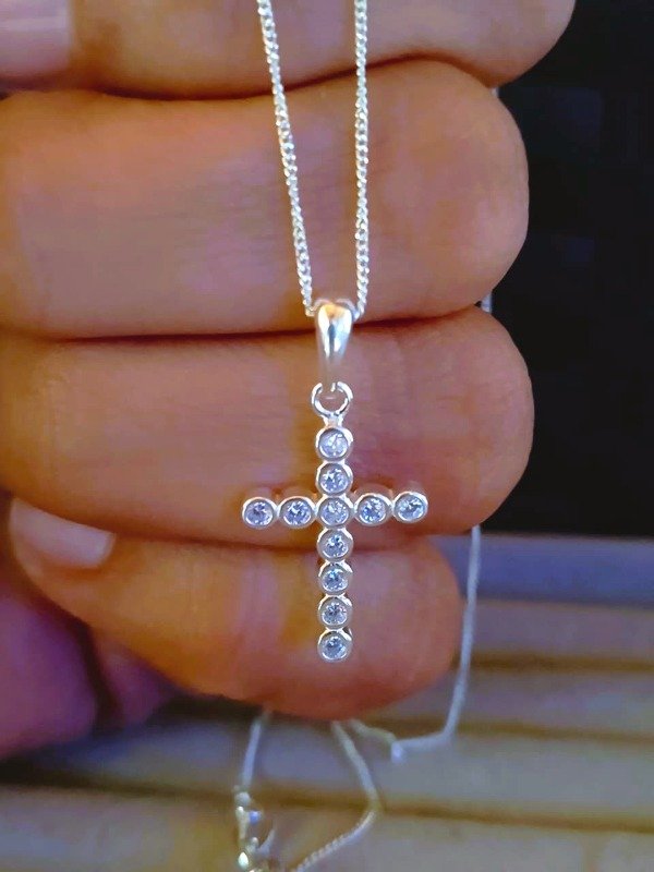 Producto - Collar cruz cubic