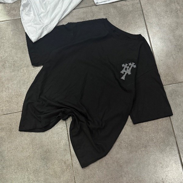 Producto - REMERA OVER CRUZ NEGRO