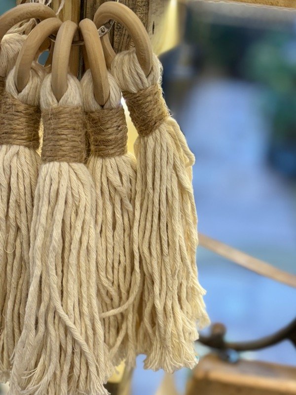 Producto - Borla Natural con yute